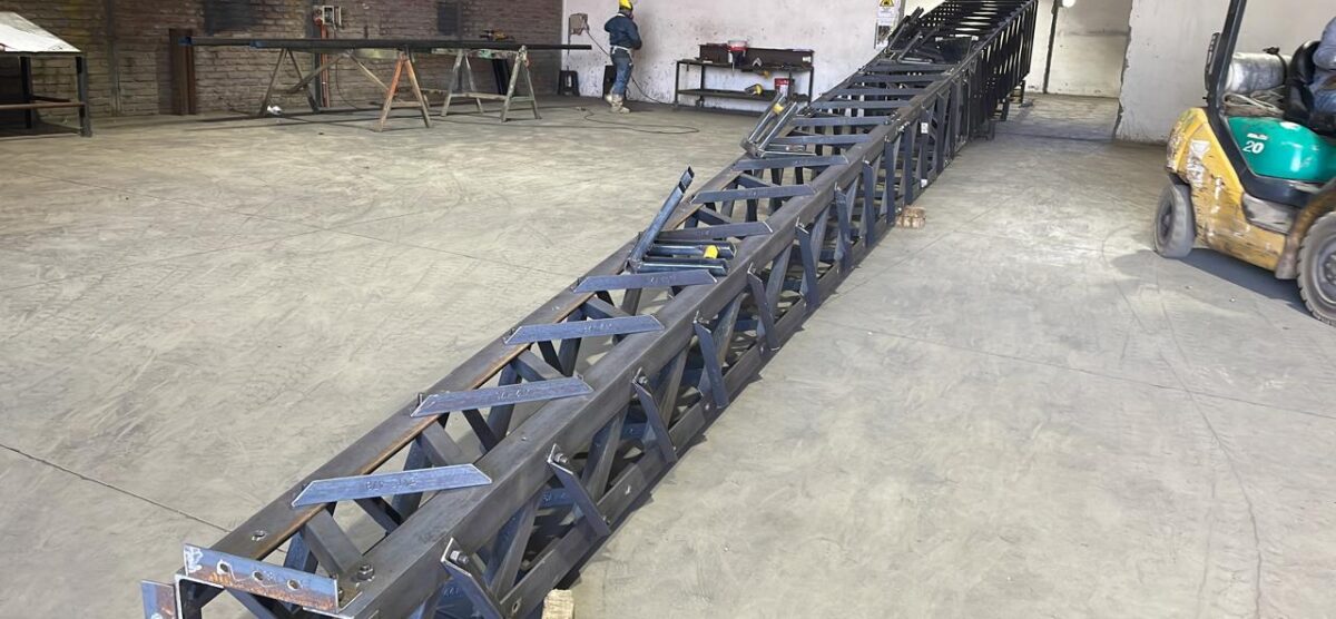 Estructuras Metálicas Eléctricas SteelCim: Potencia y Precisión ⚡